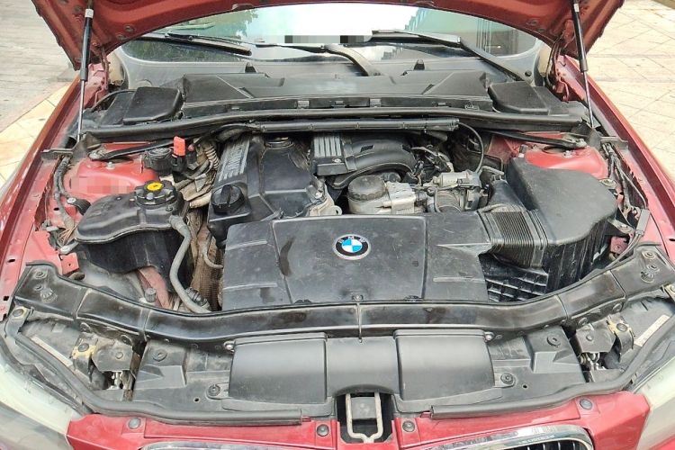 Used BMW 3 Series 2012 318i Leading Model Engine Bay