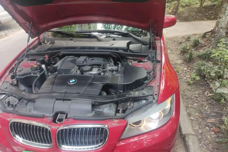 Used BMW 3 Series 2012 320i Luxury Edition Engine Bay Left