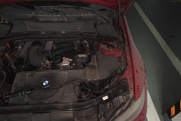 Used BMW 3 Series 2012 320i Luxury Edition Engine Bay Left