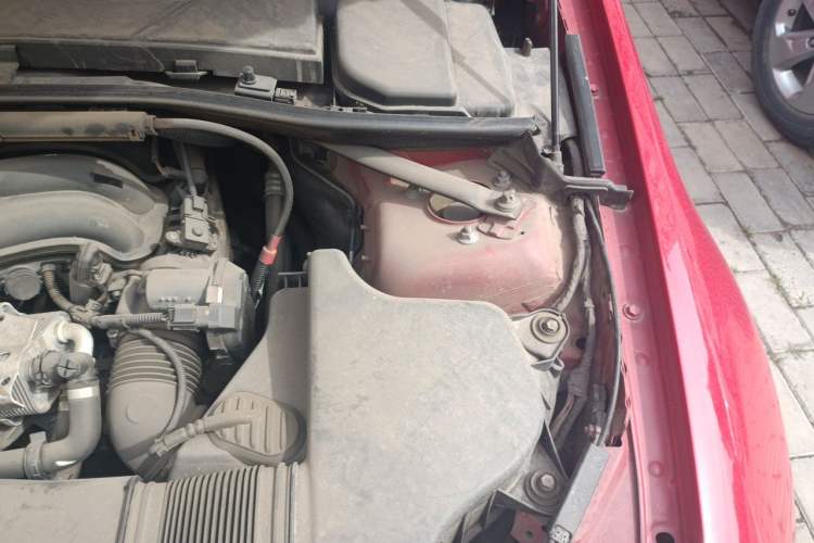 Used BMW 3 Series 2012 320i Sport Edition Engine Bay Left
