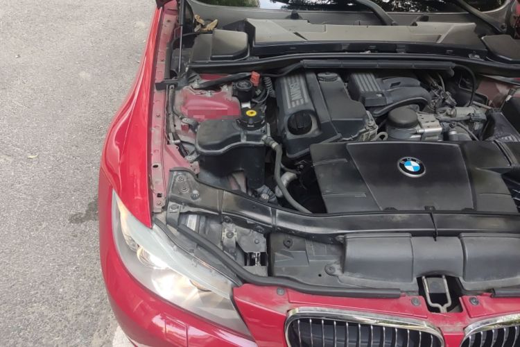 Used BMW 3 Series 2012 320i Luxury Edition Engine Bay Right