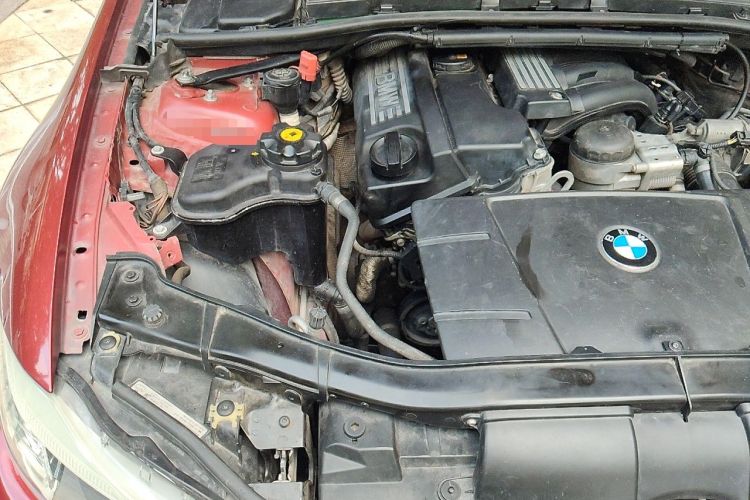 Used BMW 3 Series 2012 318i Leading Model Engine Bay Right