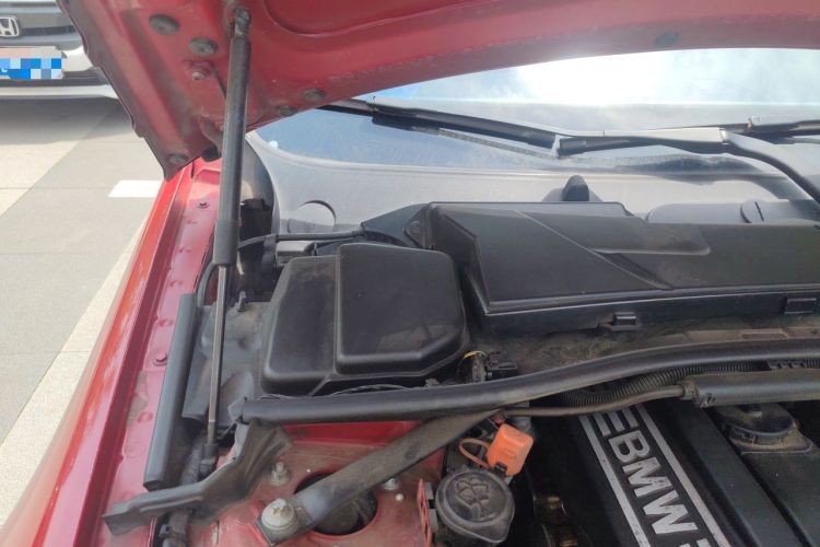 Used BMW 3 Series 2012 320i Sport Edition Engine Bay Right