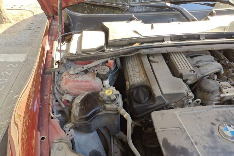 Used BMW 3 Series 2012 318i Leading Model Engine Bay Right