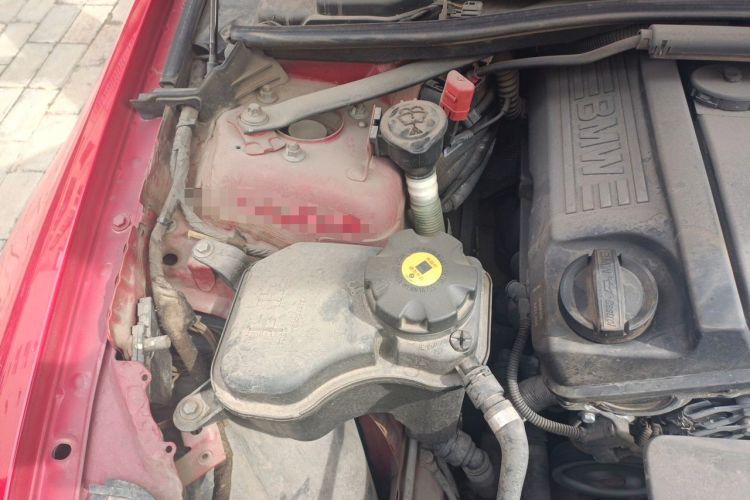 Used BMW 3 Series 2012 320i Sport Edition Engine Bay Right