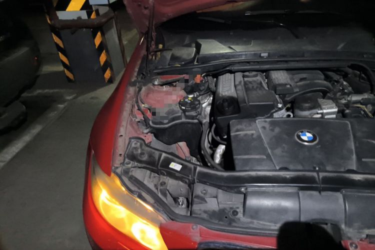 Used BMW 3 Series 2012 320i Luxury Edition Engine Bay Right