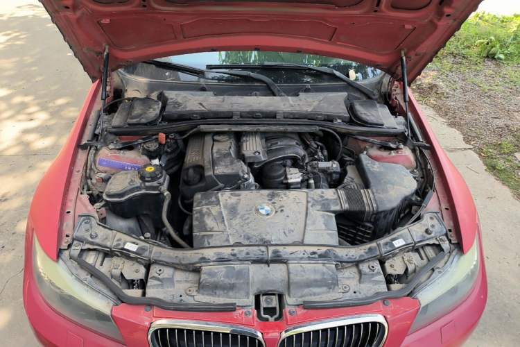 Used BMW 3 Series 2012 320i Luxury Edition Engine Bay