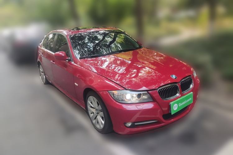Used BMW 3 Series 2012 320i Luxury Edition Front Right 45 Deg