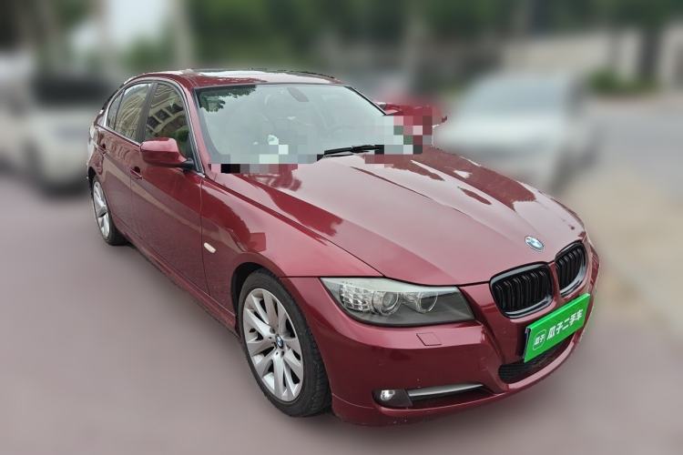 Used BMW 3 Series 2012 320i Luxury Edition Front Right 45 Deg