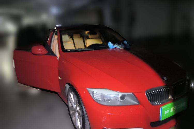 Used BMW 3 Series 2012 320i Luxury Edition Front Right 45 Deg