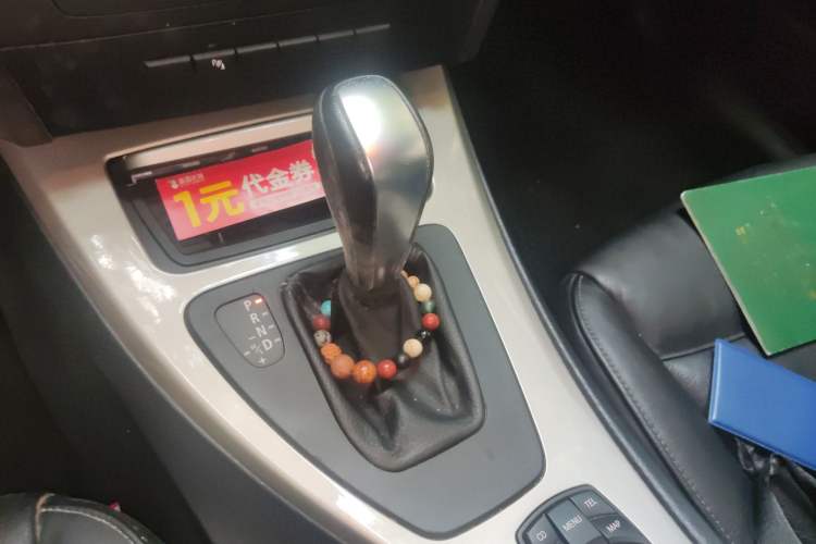 Used BMW 3 Series 2012 320i Luxury Edition Gear Lever