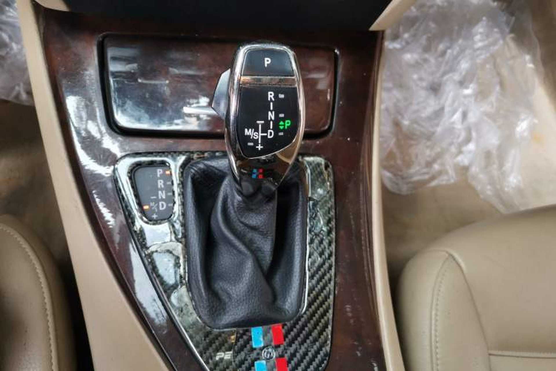 Used BMW 3 Series 2012 320i Sport Edition Gear Lever