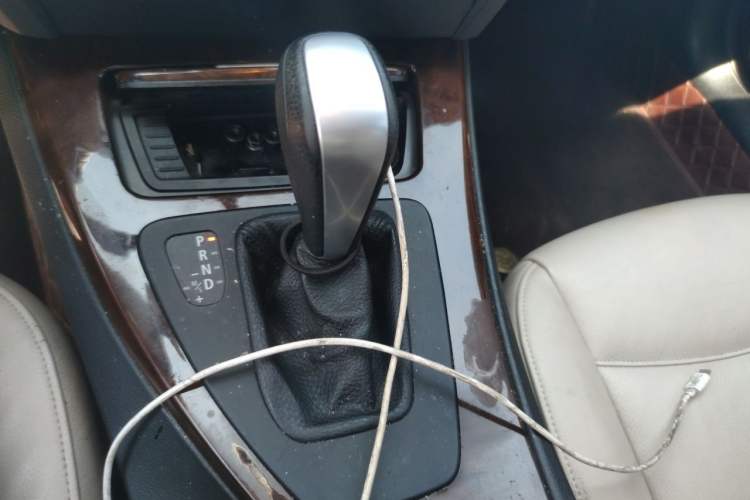 Used BMW 3 Series 2012 320i Sport Edition Gear Lever