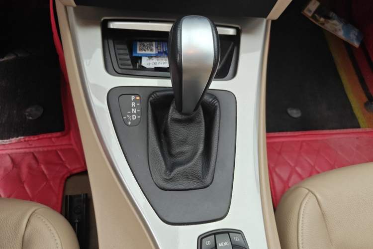 Used BMW 3 Series 2012 320i Luxury Edition Gear Lever