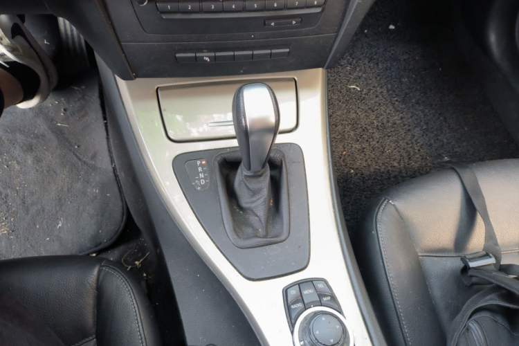 Used BMW 3 Series 2012 320i Luxury Edition Gear Lever
