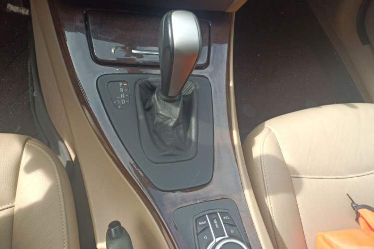 Used BMW 3 Series 2012 320i Sport Edition Gear Lever