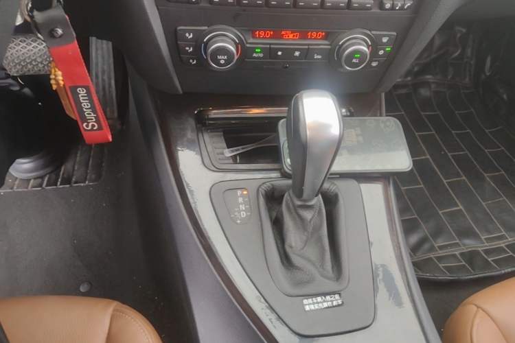 Used BMW 3 Series 2012 320i Sport Edition Gear Lever