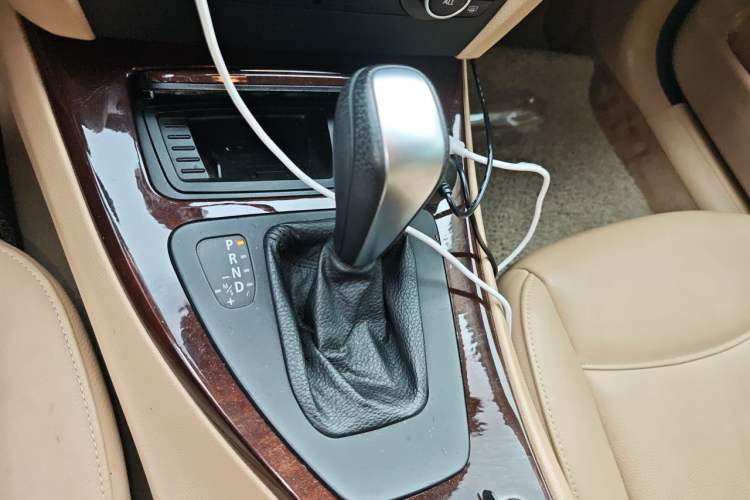 Used BMW 3 Series 2012 320i Sport Edition Gear Lever