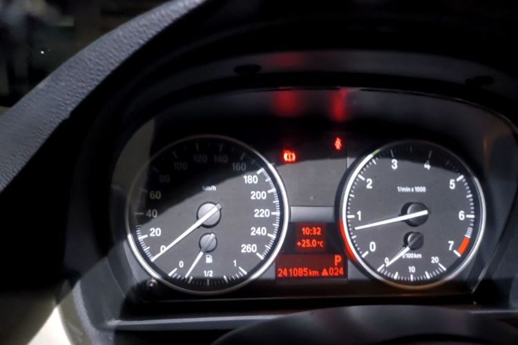 Used BMW 3 Series 2012 320i Luxury Edition Instrument Cluster