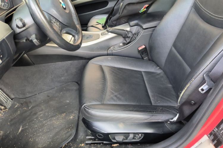 Used BMW 3 Series 2012 320i Luxury Edition Left Front Seat