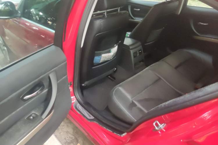 Used BMW 3 Series 2012 320i Luxury Edition Left Rear Seat