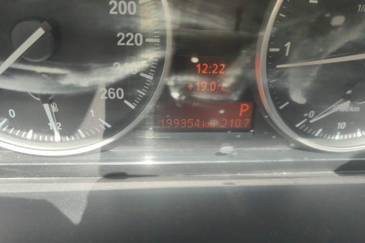Used BMW 3 Series 2012 318i Leading Model Odometer Close Up