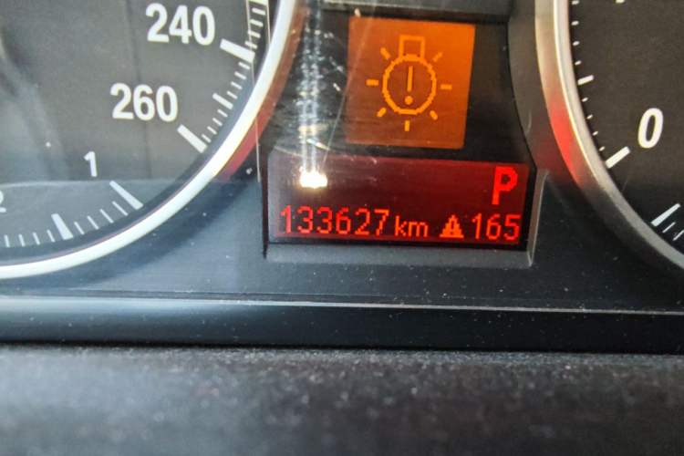 Used BMW 3 Series 2012 318i Leading Model Odometer Close Up