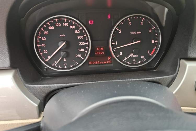 Used BMW 3 Series 2012 320i Luxury Edition Odometer Close Up