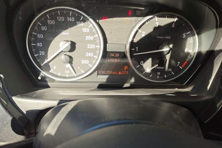 Used BMW 3 Series 2012 318i Leading Model Odometer Close Up