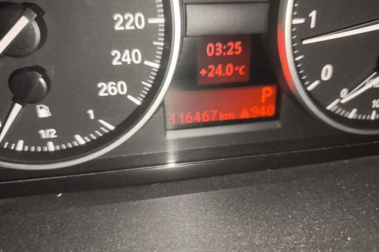 Used BMW 3 Series 2012 318i Leading Model Odometer Close Up