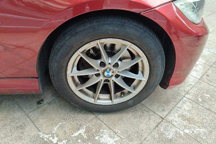 Used BMW 3 Series 2012 318i Leading Model Right Front Wheel Hub