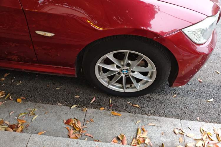 Used BMW 3 Series 2012 318i Leading Model Right Front Wheel Hub