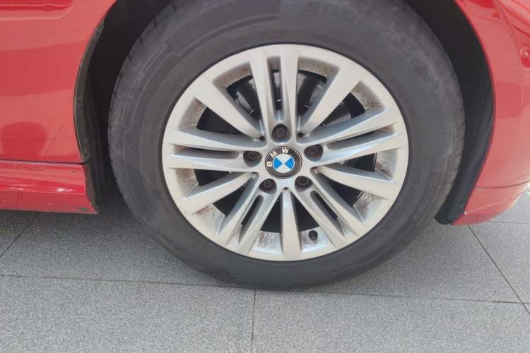Used BMW 3 Series 2012 320i Sport Edition Right Front Wheel Hub