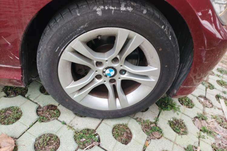 Used BMW 3 Series 2012 318i Leading Model Right Front Wheel Hub