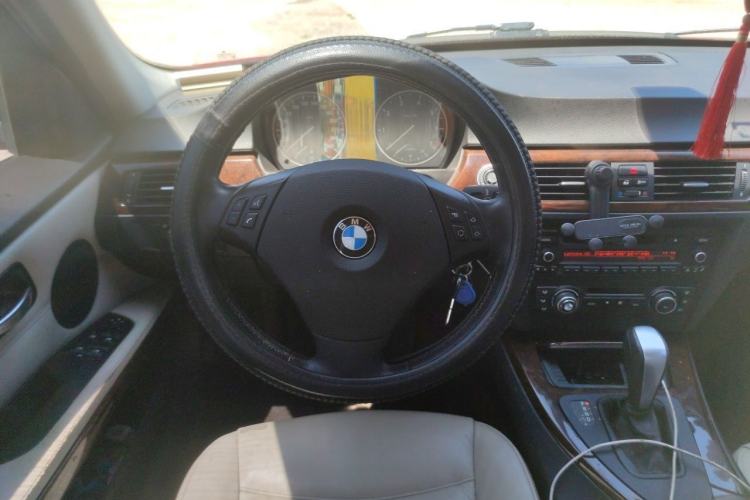 Used BMW 3 Series 2012 320i Sport Edition Steering Wheel