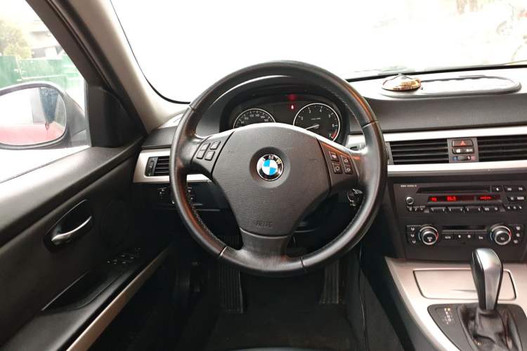 Used BMW 3 Series 2012 318i Leading Model Steering Wheel