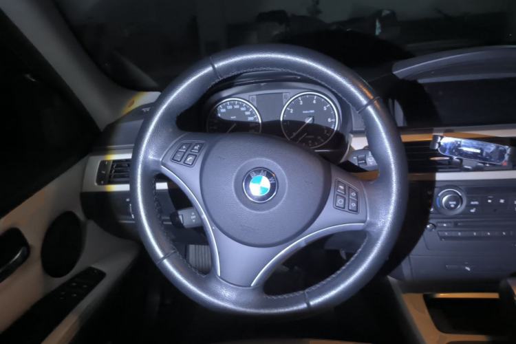 Used BMW 3 Series 2012 320i Luxury Edition Steering Wheel