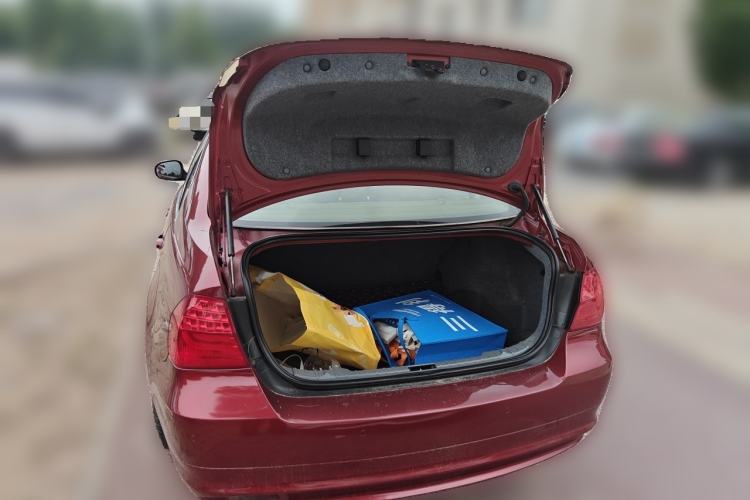 Used BMW 3 Series 2012 320i Luxury Edition Trunk