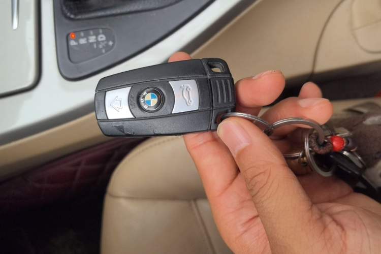 Used BMW 3 Series 2012 320i Luxury Edition Vehicle Key