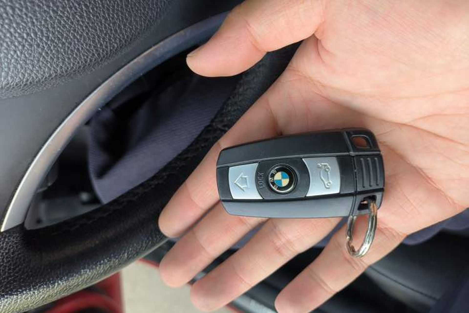 Used BMW 3 Series 2012 320i Luxury Edition Vehicle Key