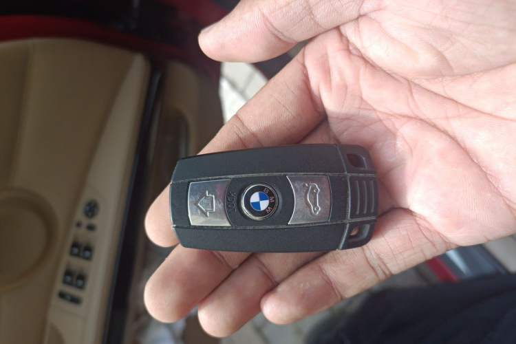 Used BMW 3 Series 2012 320i Sport Edition Vehicle Key