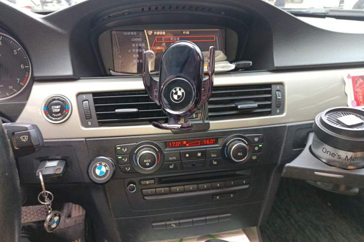 Used BMW 3 Series 2012 320i Luxury Edition Audio And AC Panel