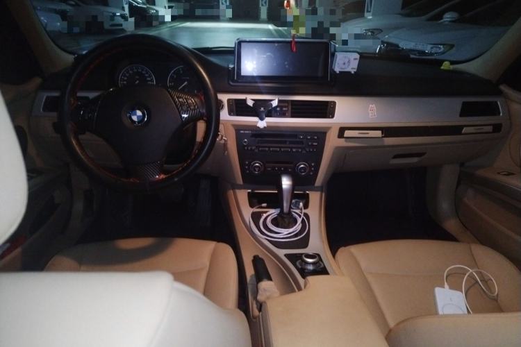 Used BMW 3 Series 2012 318i Leading Model Center Console