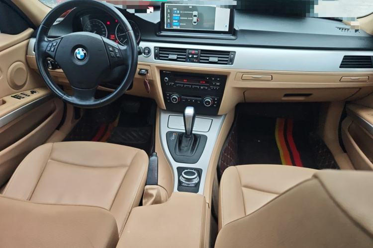 Used BMW 3 Series 2012 318i Leading Model Center Console