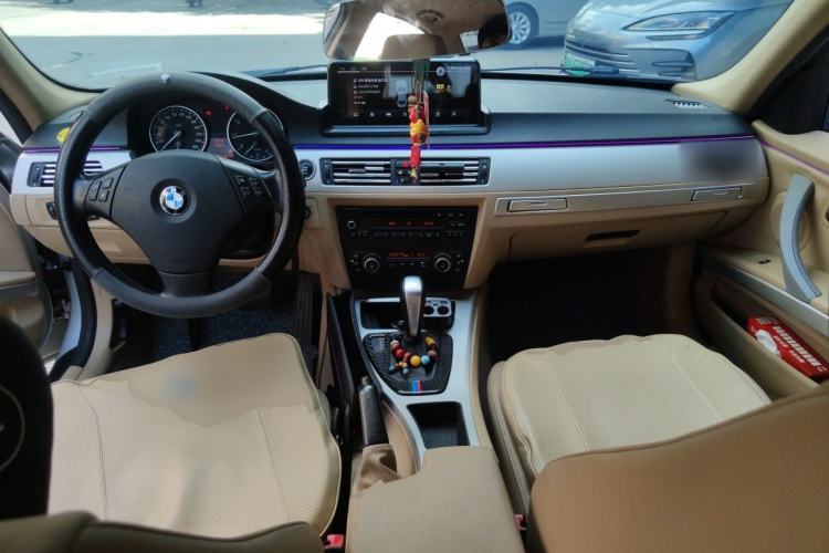 Used BMW 3 Series 2012 318i Leading Model Center Console