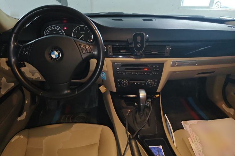 Used BMW 3 Series 2012 318i Leading Model Center Console