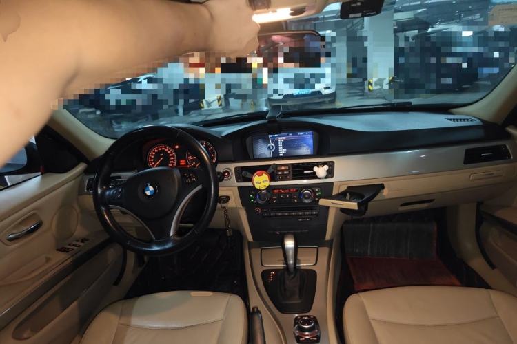 Used BMW 3 Series 2012 320i Luxury Edition Center Console