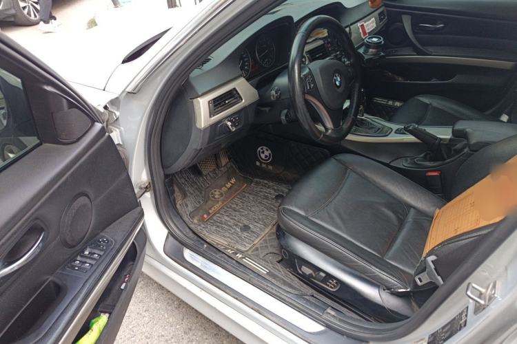 Used BMW 3 Series 2012 320i Luxury Edition Driver Seat