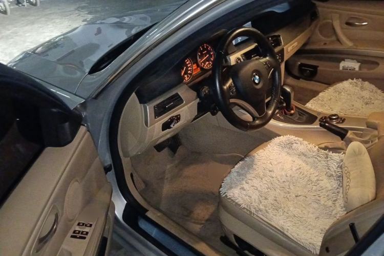 Used BMW 3 Series 2012 320i Luxury Edition Driver Seat