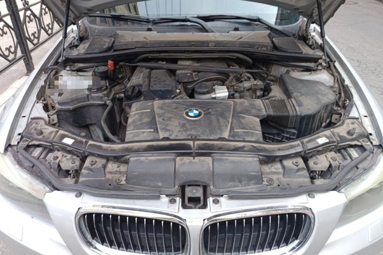 Used BMW 3 Series 2012 320i Luxury Edition Engine Bay